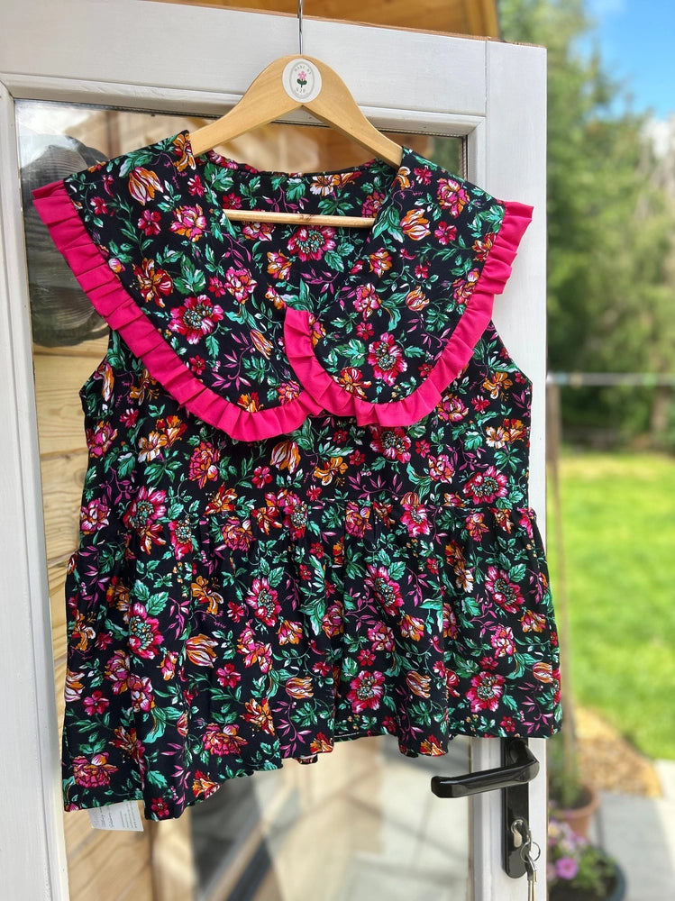 Sleeveless Wilton top 12-14
