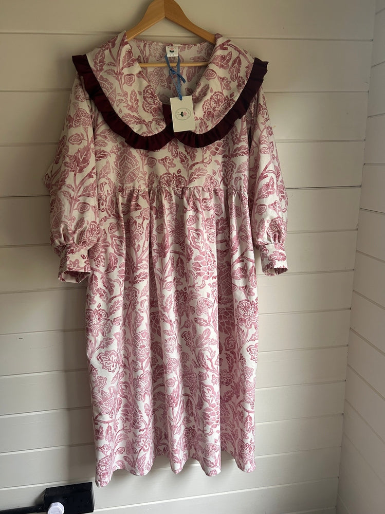 Wilton dress size 12-18