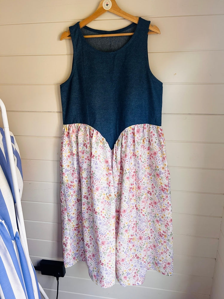 Shaftesbury dress size 14/16