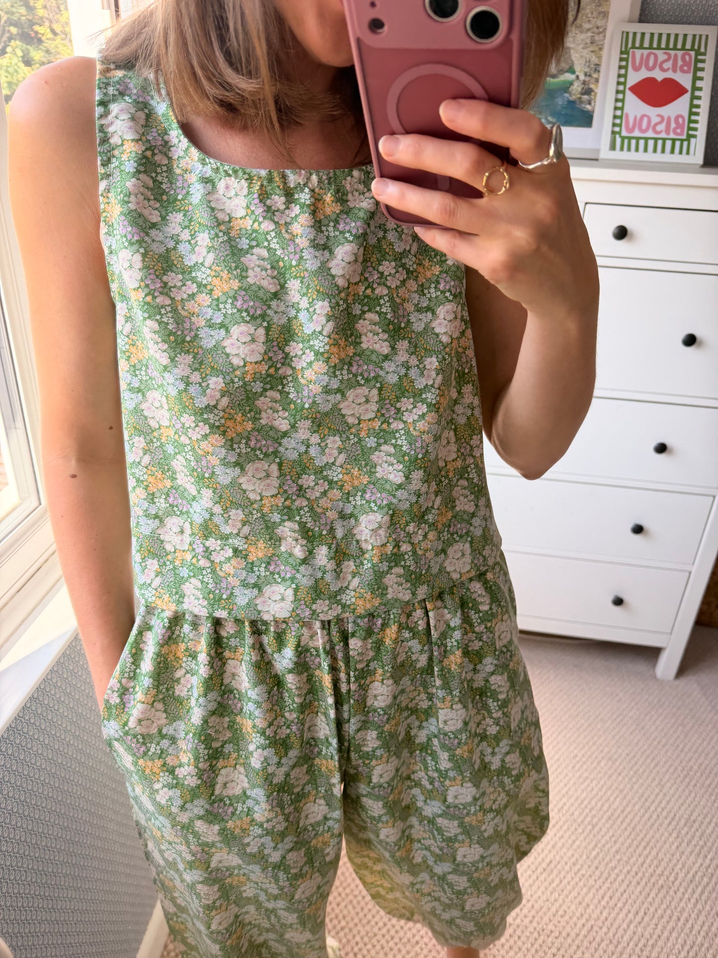 India trousers & vest top 8/10