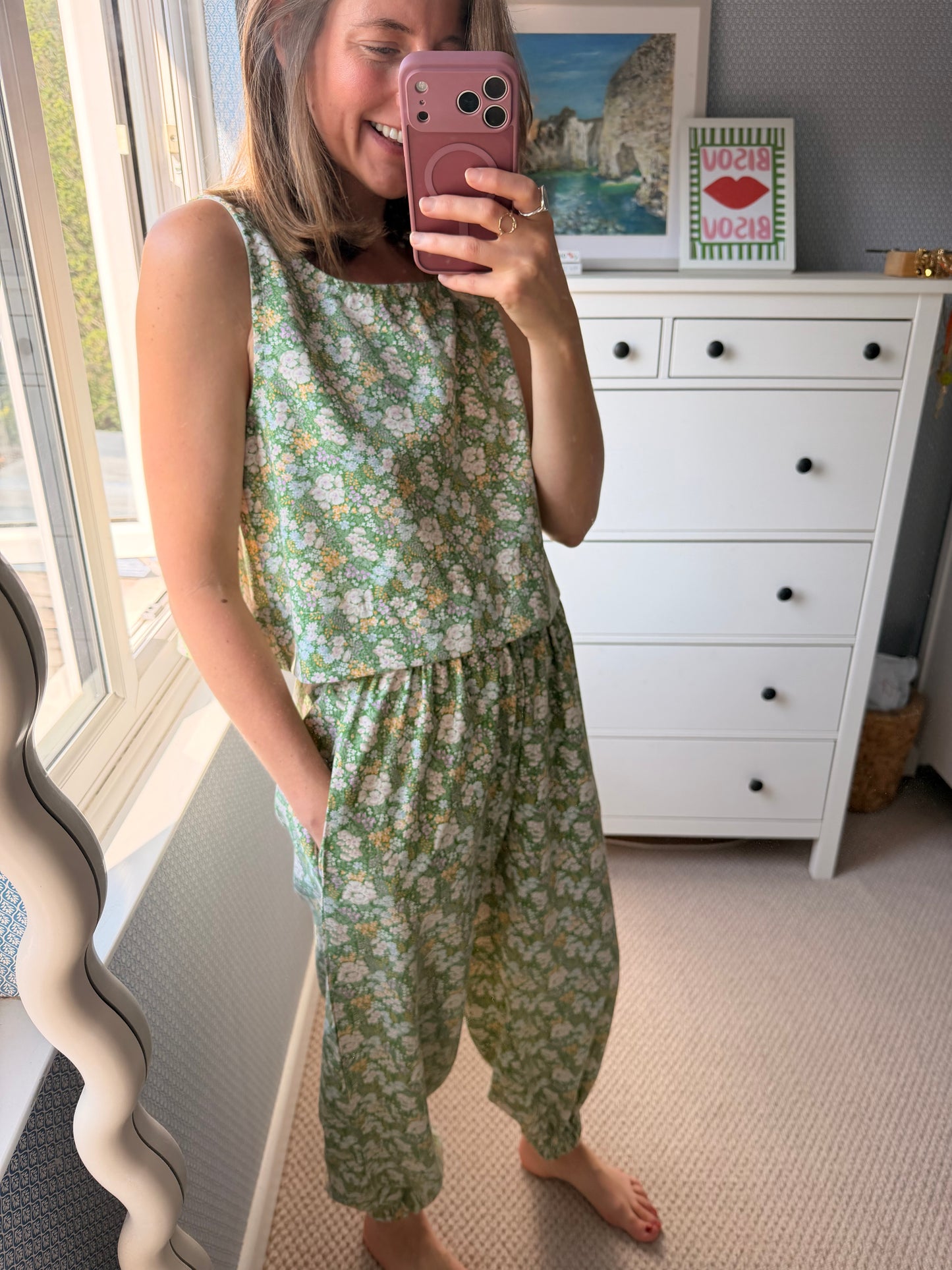 India trousers & vest top 8/10