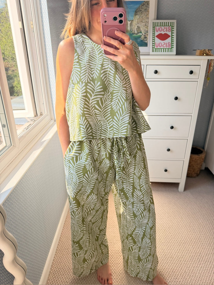 Wide leg/vest Co ord 16/18
