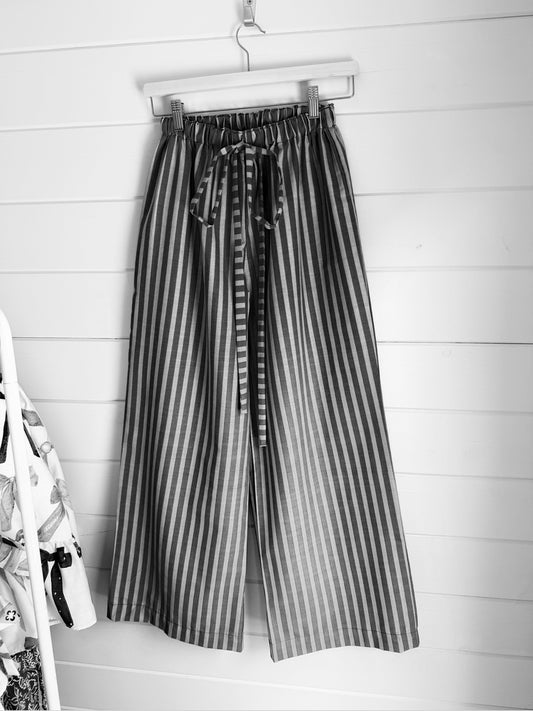 Wide leg trousers