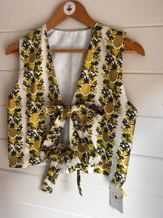 Devizes top size 8/10